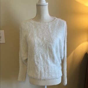 Jessica Simpson White Crew Neck Sweater Cozy Fuzzy Texture